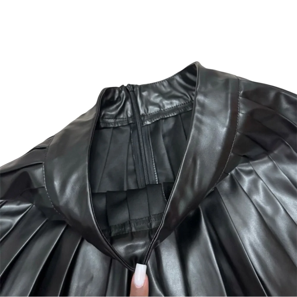 SHEIN PETITE High Waist Pleated PU Leather Short Skirt - Picture 3 of 6